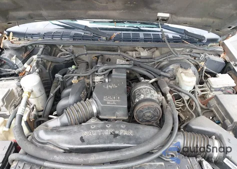 2000 Chevrolet S-10 Ls from USA, damaged, VIN 1GCCS1951Y8297501